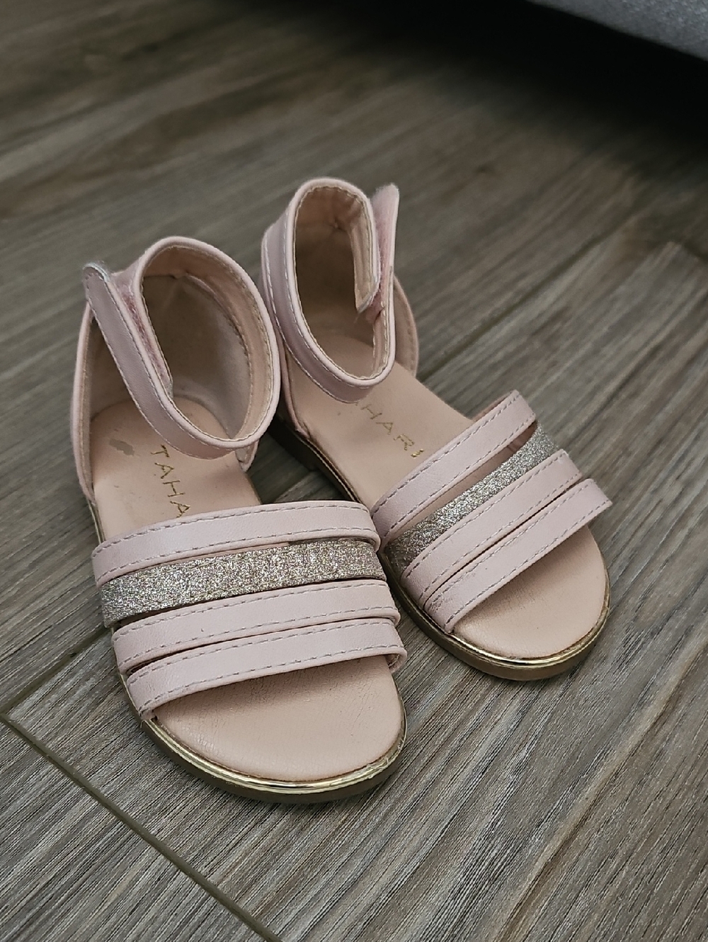 Tahari Girls' Pink Glitter Strap Sandals